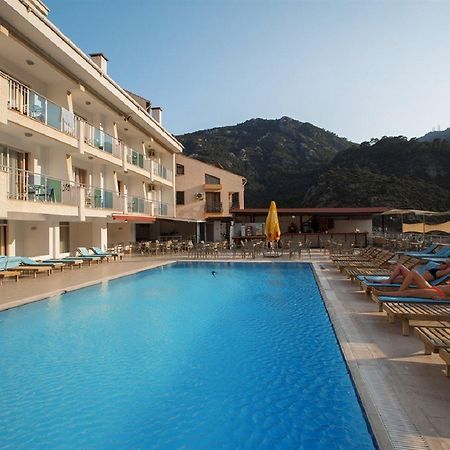 Meric Hotel Turunç Bagian luar foto