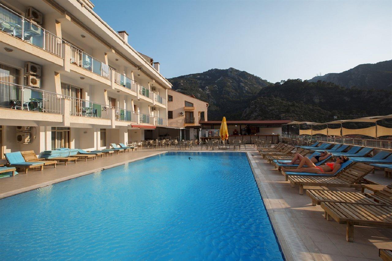 Meric Hotel Turunç Bagian luar foto